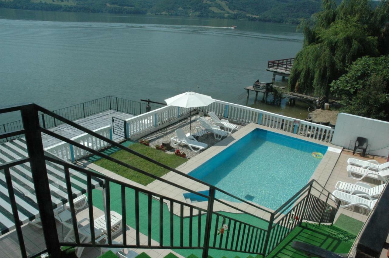 Apartamento Casa 1 Yuppy Ieşelniţa Exterior foto
